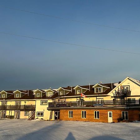 North Adventure Inn Cochrane Eksteriør billede