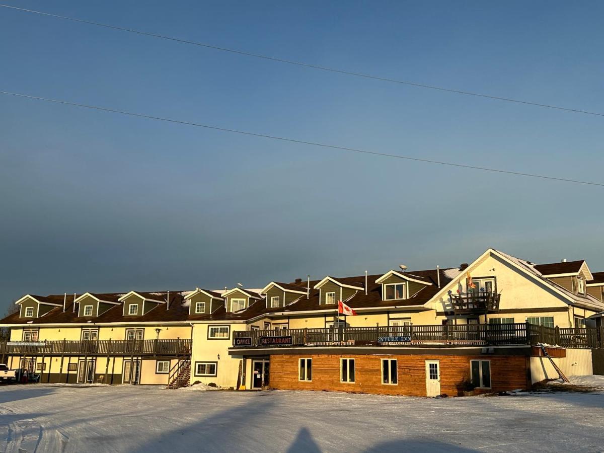 North Adventure Inn Cochrane Eksteriør billede