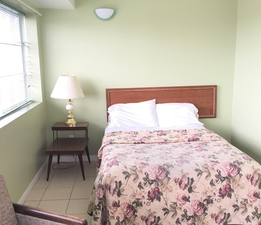 North Adventure Inn Cochrane Eksteriør billede